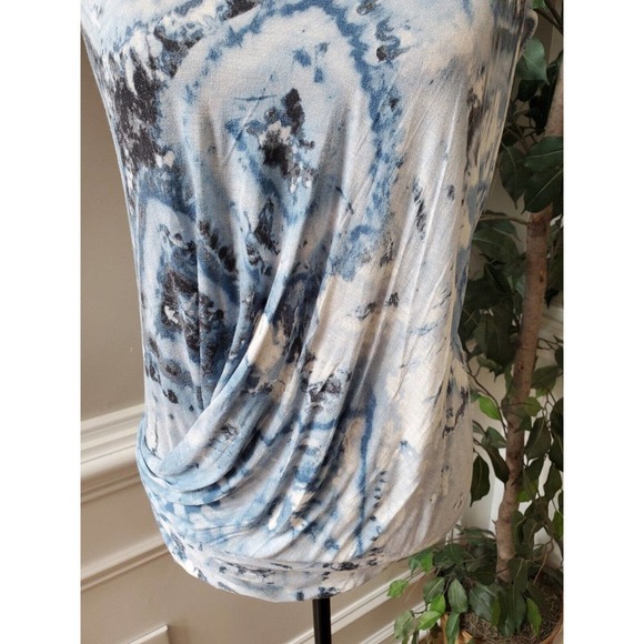 CAbi Womens Blue Tie Dye 100% Rayon Sleeveless Round Neck Top Shirt Medium - Picture 4 of 12